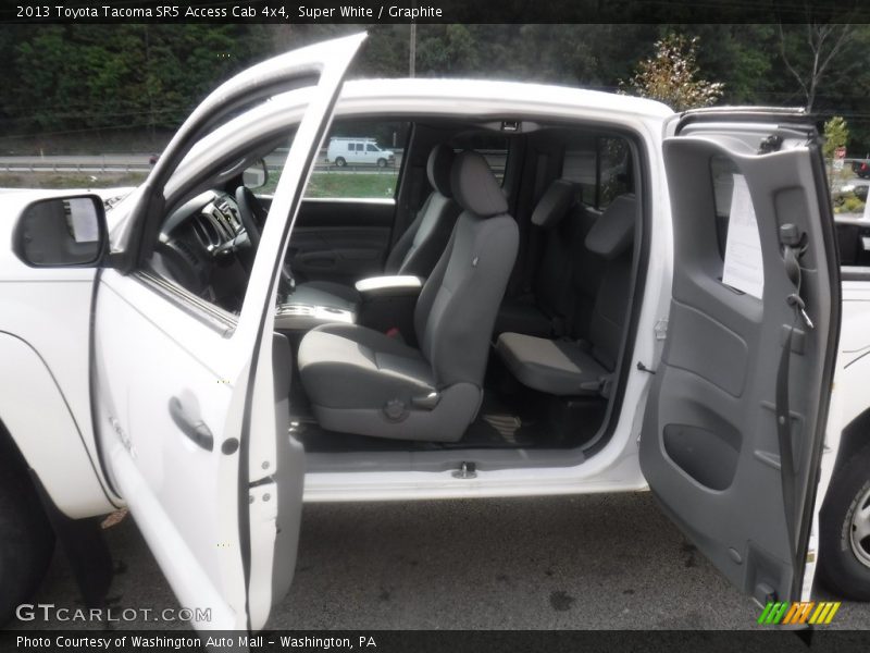 Super White / Graphite 2013 Toyota Tacoma SR5 Access Cab 4x4