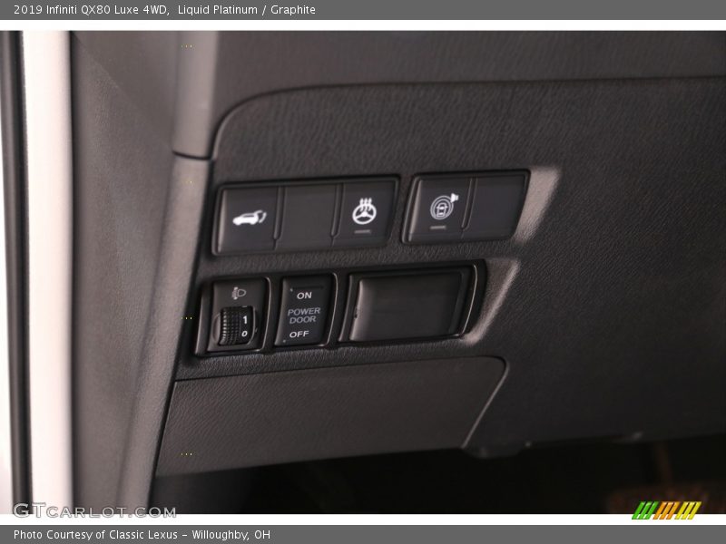 Liquid Platinum / Graphite 2019 Infiniti QX80 Luxe 4WD