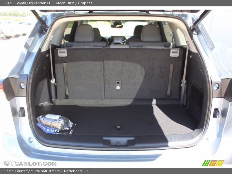 Moon Dust / Graphite 2020 Toyota Highlander XLE