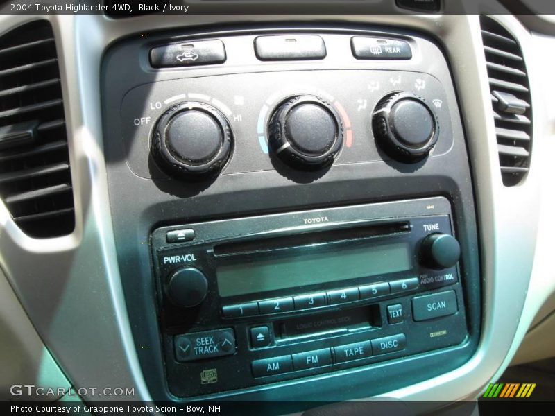 Black / Ivory 2004 Toyota Highlander 4WD