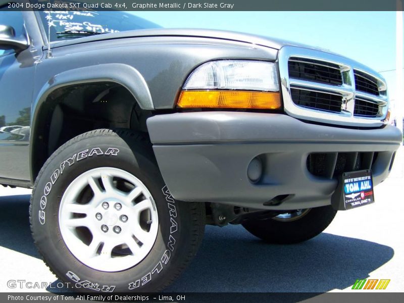 Graphite Metallic / Dark Slate Gray 2004 Dodge Dakota SXT Quad Cab 4x4