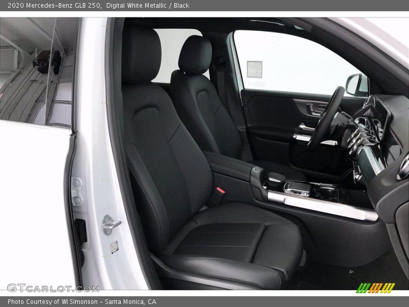 Digital White Metallic / Black 2020 Mercedes-Benz GLB 250