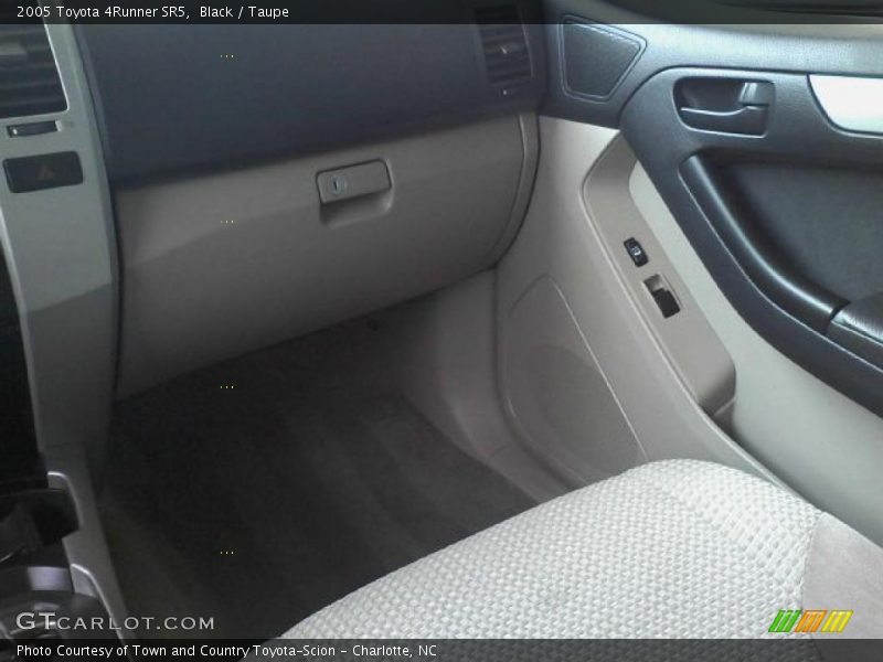Black / Taupe 2005 Toyota 4Runner SR5