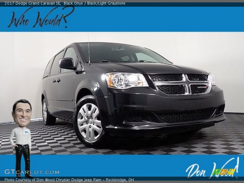 Black Onyx / Black/Light Graystone 2017 Dodge Grand Caravan SE