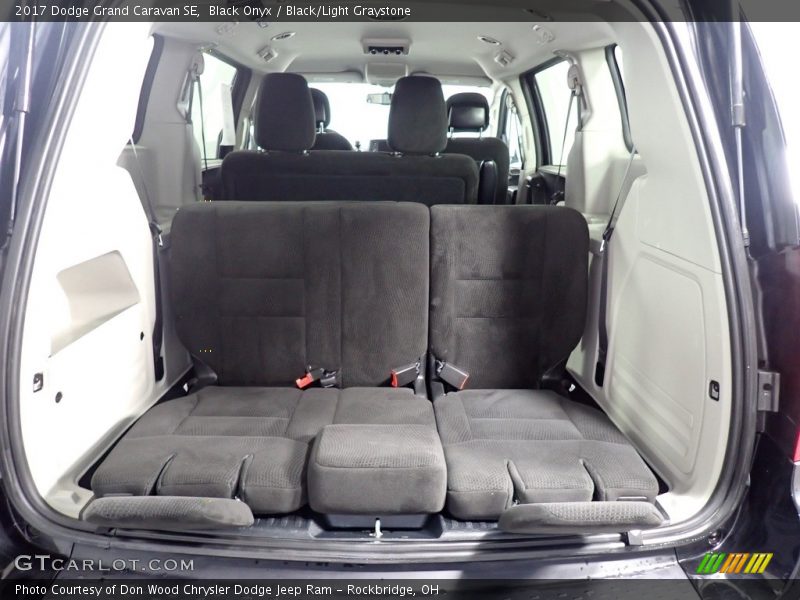 Black Onyx / Black/Light Graystone 2017 Dodge Grand Caravan SE