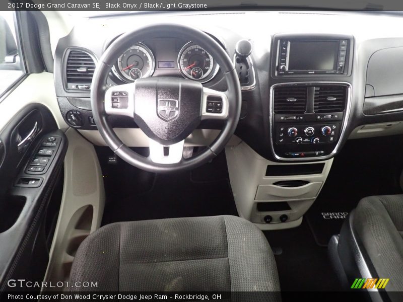 Black Onyx / Black/Light Graystone 2017 Dodge Grand Caravan SE