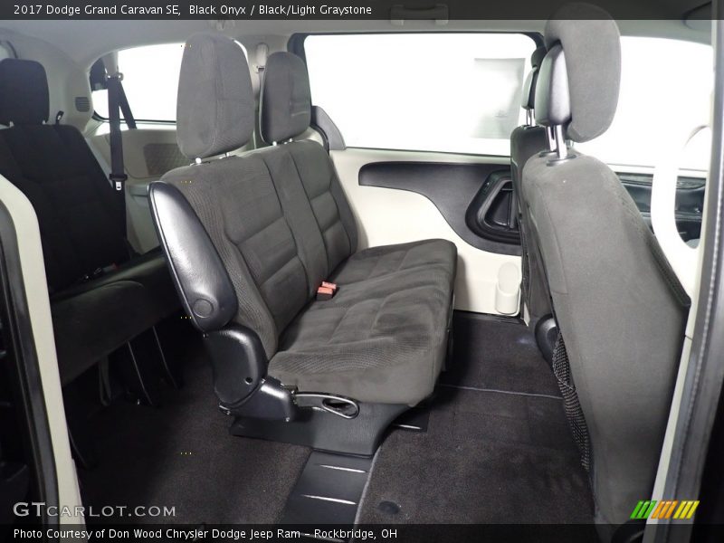 Black Onyx / Black/Light Graystone 2017 Dodge Grand Caravan SE