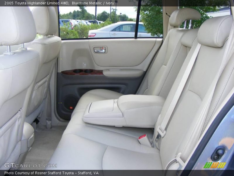 Bluestone Metallic / Ivory 2005 Toyota Highlander Limited 4WD