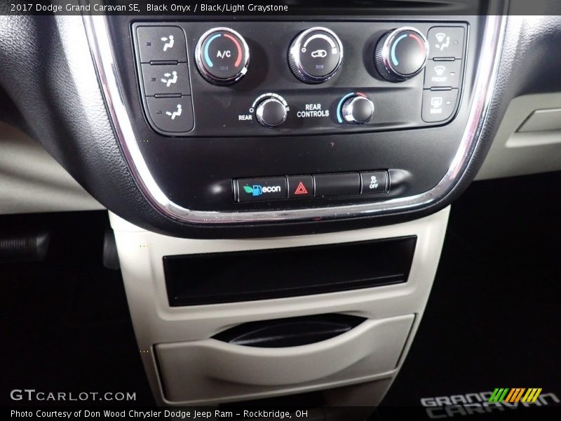 Black Onyx / Black/Light Graystone 2017 Dodge Grand Caravan SE