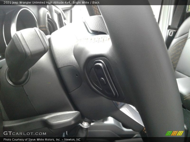 Bright White / Black 2021 Jeep Wrangler Unlimited High Altitude 4x4