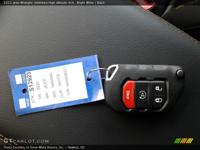Bright White / Black 2021 Jeep Wrangler Unlimited High Altitude 4x4