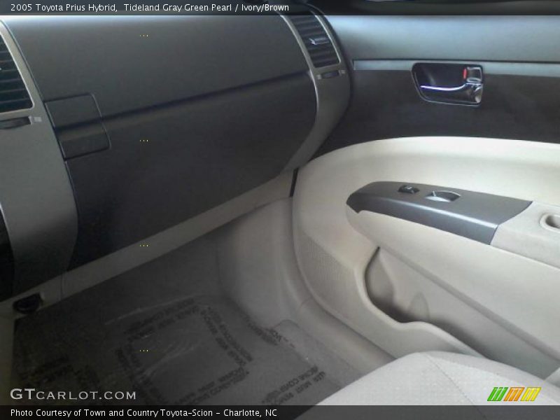 Tideland Gray Green Pearl / Ivory/Brown 2005 Toyota Prius Hybrid