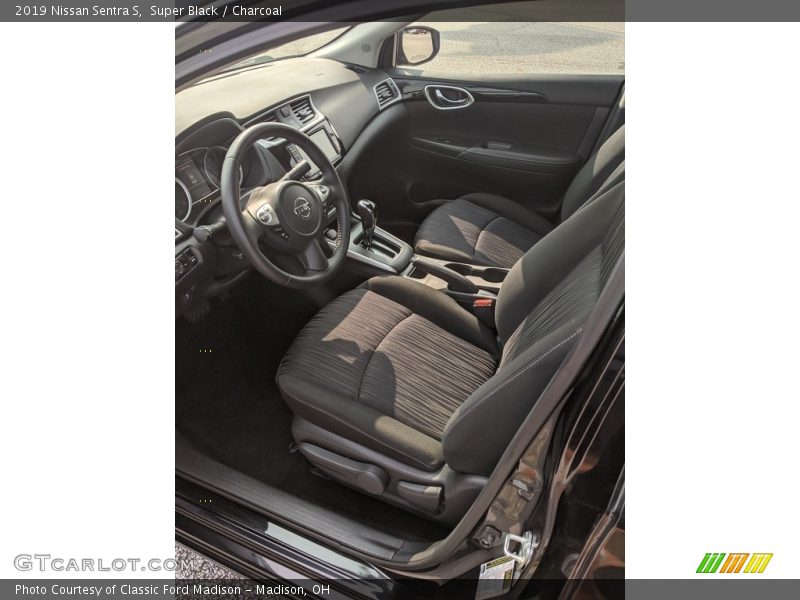 Super Black / Charcoal 2019 Nissan Sentra S