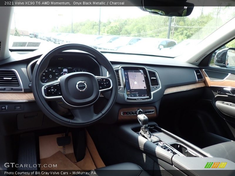 Dashboard of 2021 XC90 T6 AWD Momentum