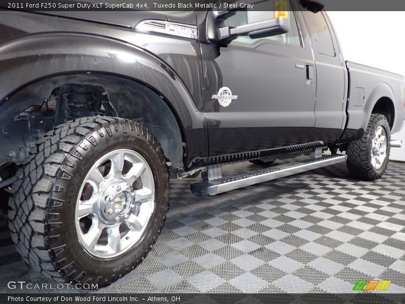 Tuxedo Black Metallic / Steel Gray 2011 Ford F250 Super Duty XLT SuperCab 4x4