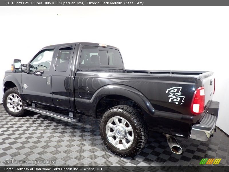 Tuxedo Black Metallic / Steel Gray 2011 Ford F250 Super Duty XLT SuperCab 4x4