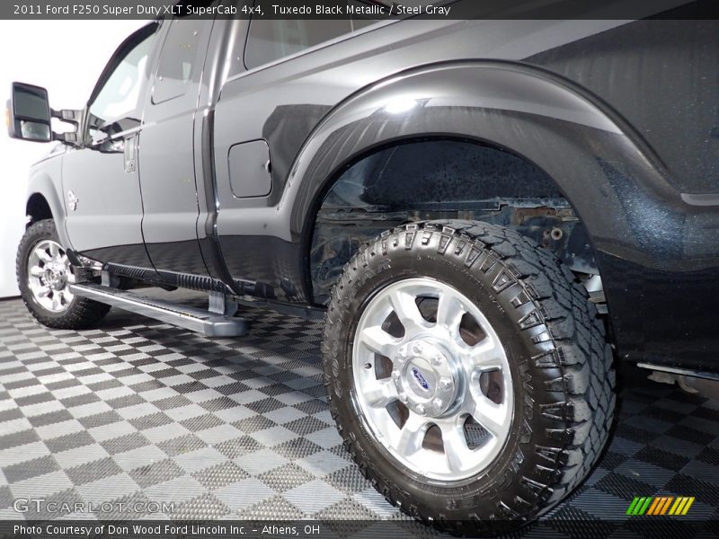 Tuxedo Black Metallic / Steel Gray 2011 Ford F250 Super Duty XLT SuperCab 4x4