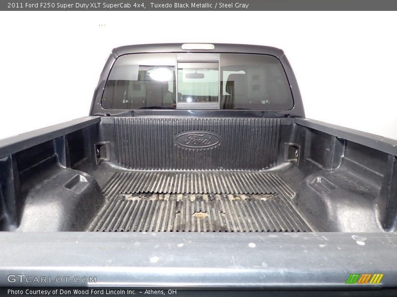 Tuxedo Black Metallic / Steel Gray 2011 Ford F250 Super Duty XLT SuperCab 4x4