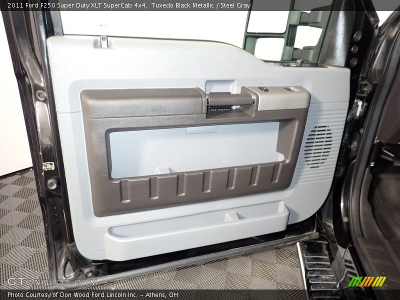 Tuxedo Black Metallic / Steel Gray 2011 Ford F250 Super Duty XLT SuperCab 4x4