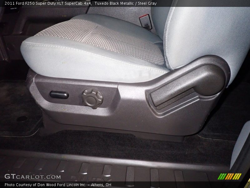 Tuxedo Black Metallic / Steel Gray 2011 Ford F250 Super Duty XLT SuperCab 4x4