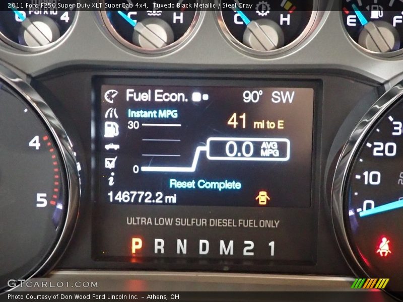 Tuxedo Black Metallic / Steel Gray 2011 Ford F250 Super Duty XLT SuperCab 4x4