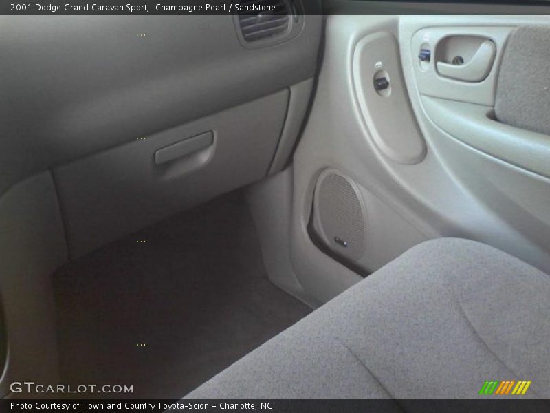 Champagne Pearl / Sandstone 2001 Dodge Grand Caravan Sport