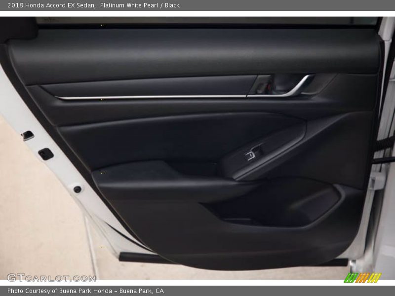 Platinum White Pearl / Black 2018 Honda Accord EX Sedan