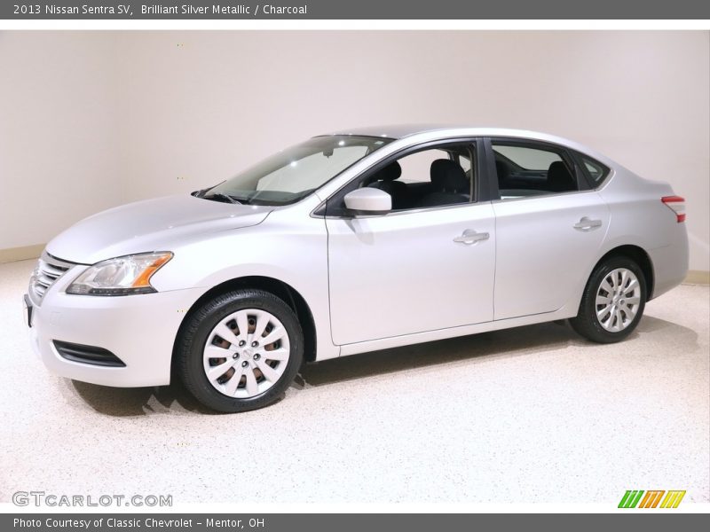 Front 3/4 View of 2013 Sentra SV