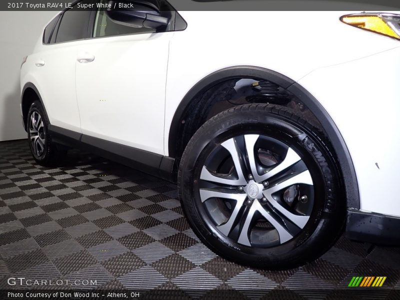 Super White / Black 2017 Toyota RAV4 LE
