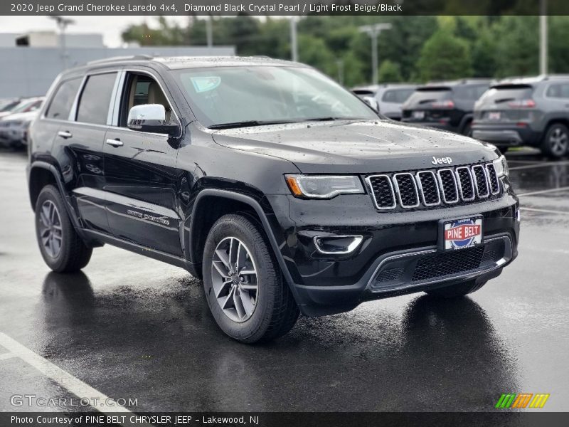 Diamond Black Crystal Pearl / Light Frost Beige/Black 2020 Jeep Grand Cherokee Laredo 4x4