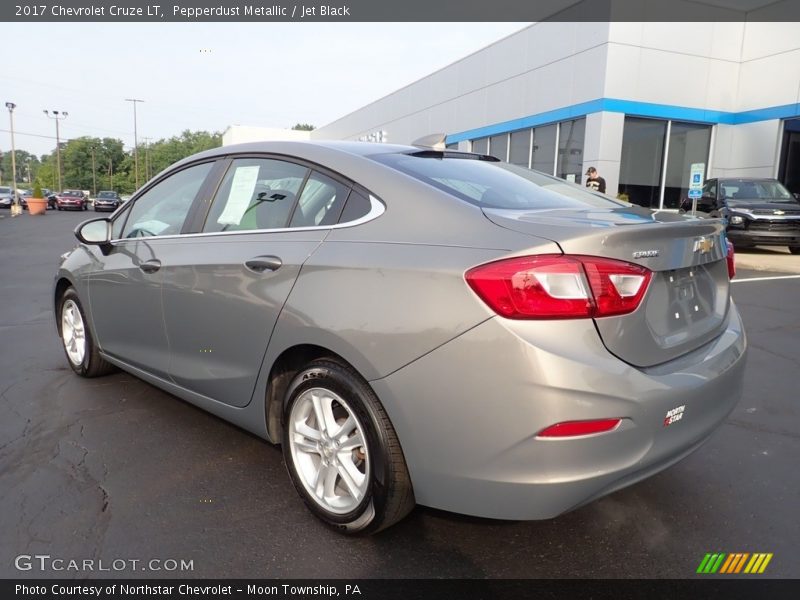 Pepperdust Metallic / Jet Black 2017 Chevrolet Cruze LT