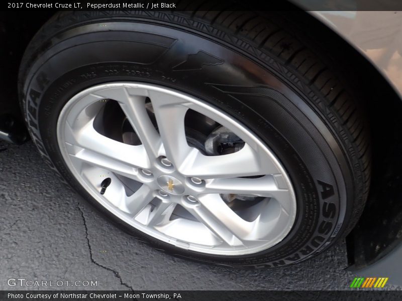 Pepperdust Metallic / Jet Black 2017 Chevrolet Cruze LT
