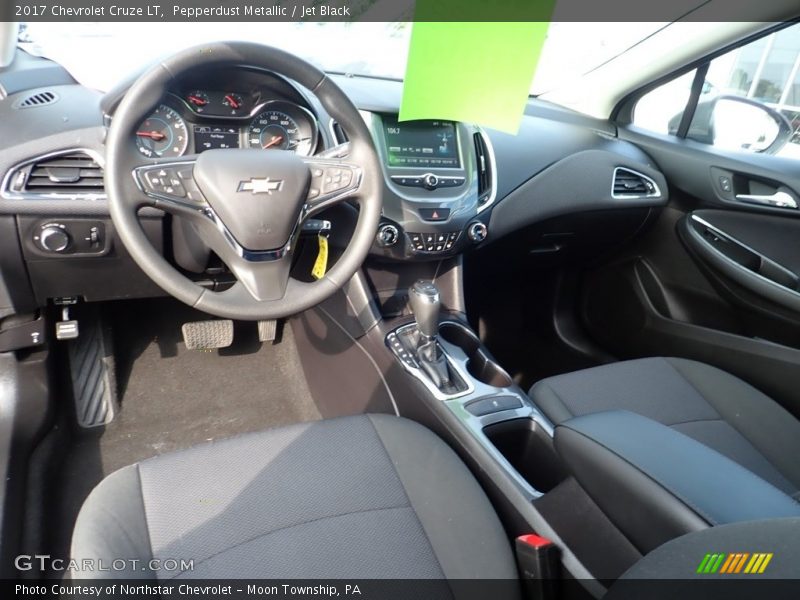 Pepperdust Metallic / Jet Black 2017 Chevrolet Cruze LT