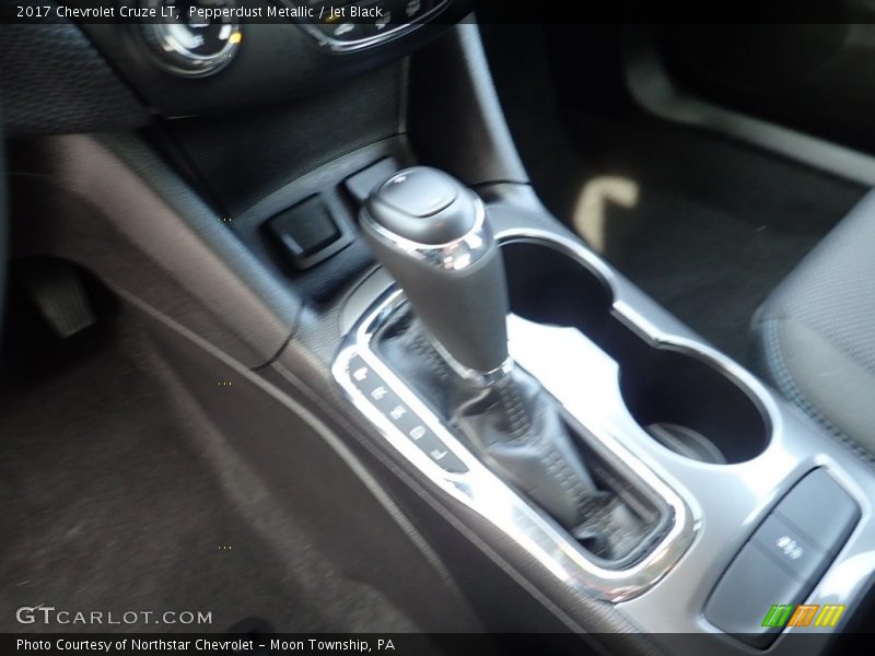 Pepperdust Metallic / Jet Black 2017 Chevrolet Cruze LT
