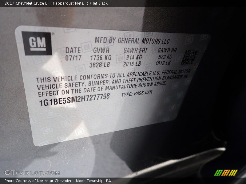 Pepperdust Metallic / Jet Black 2017 Chevrolet Cruze LT