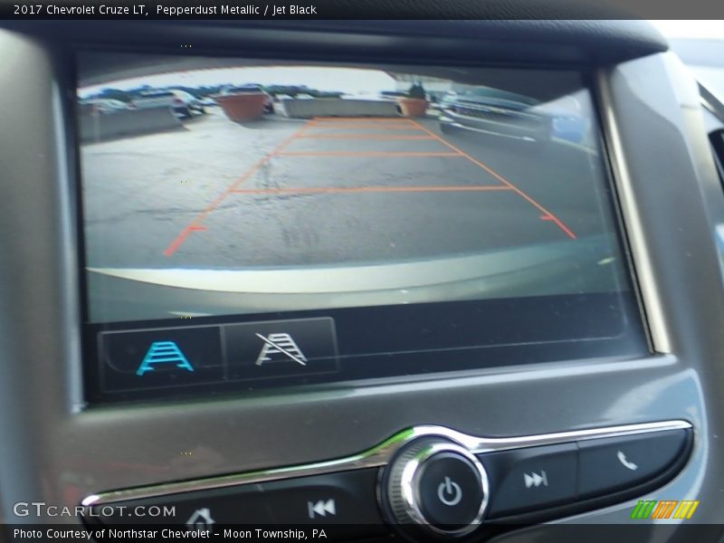 Pepperdust Metallic / Jet Black 2017 Chevrolet Cruze LT