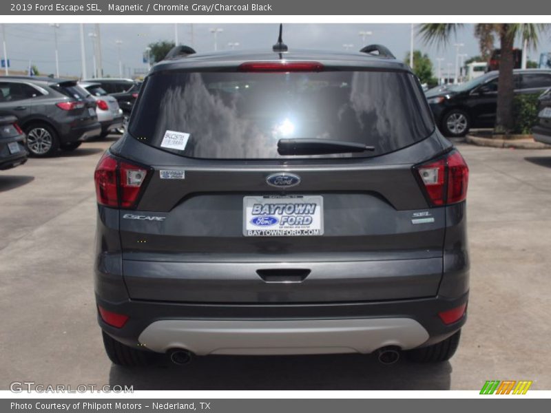 Magnetic / Chromite Gray/Charcoal Black 2019 Ford Escape SEL