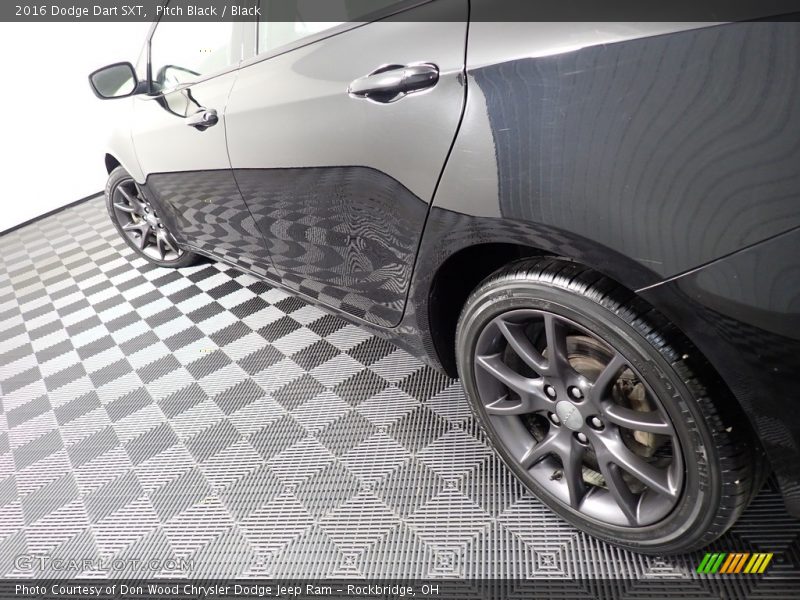 Pitch Black / Black 2016 Dodge Dart SXT