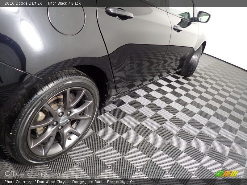 Pitch Black / Black 2016 Dodge Dart SXT
