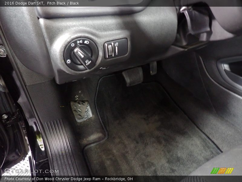 Pitch Black / Black 2016 Dodge Dart SXT