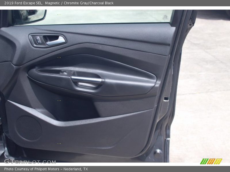 Magnetic / Chromite Gray/Charcoal Black 2019 Ford Escape SEL