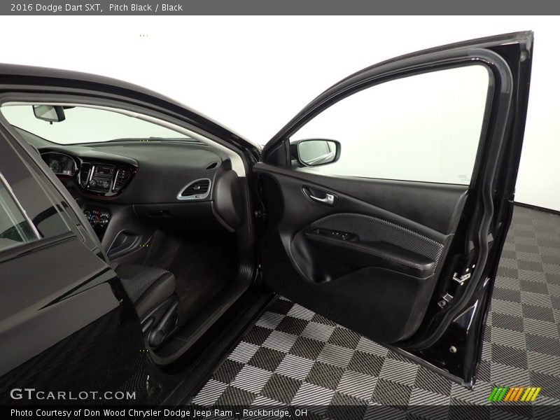 Pitch Black / Black 2016 Dodge Dart SXT