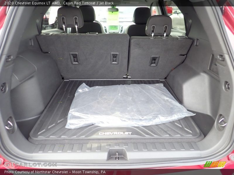  2020 Equinox LT AWD Trunk