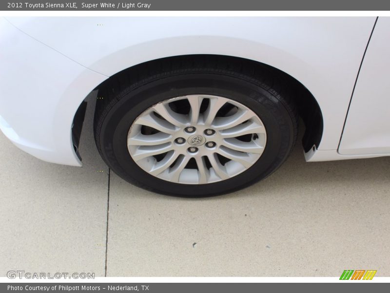 Super White / Light Gray 2012 Toyota Sienna XLE