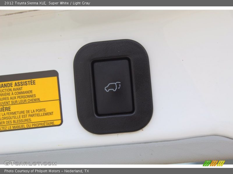 Super White / Light Gray 2012 Toyota Sienna XLE