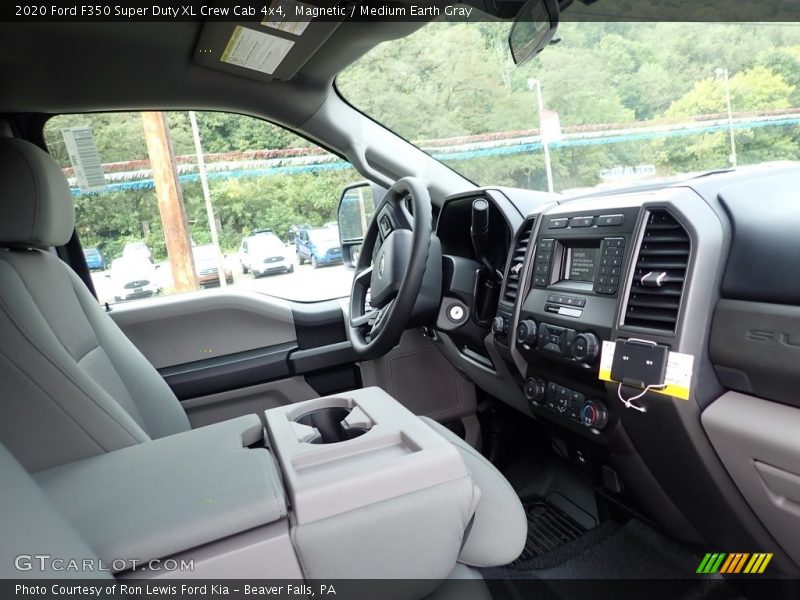 Dashboard of 2020 F350 Super Duty XL Crew Cab 4x4