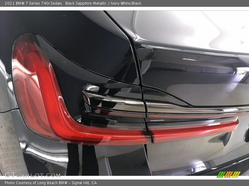 Black Sapphire Metallic / Ivory White/Black 2021 BMW 7 Series 740i Sedan