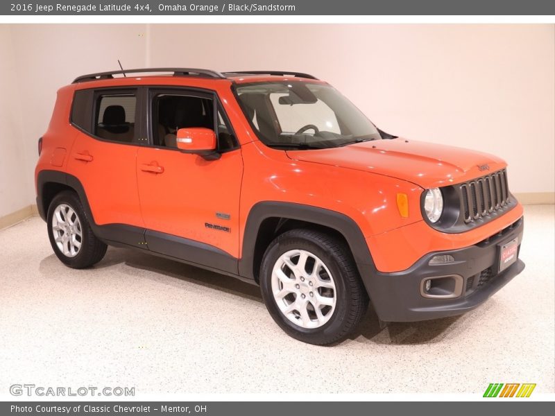 Front 3/4 View of 2016 Renegade Latitude 4x4