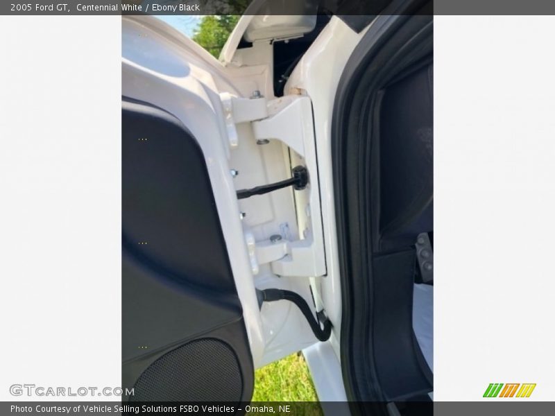 Centennial White / Ebony Black 2005 Ford GT