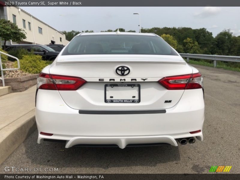 Super White / Black 2020 Toyota Camry SE